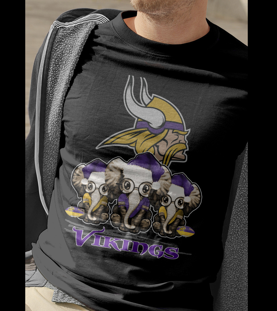 Elephan Xmas Minnesota Vikings Santa Hat Football T-Shirt