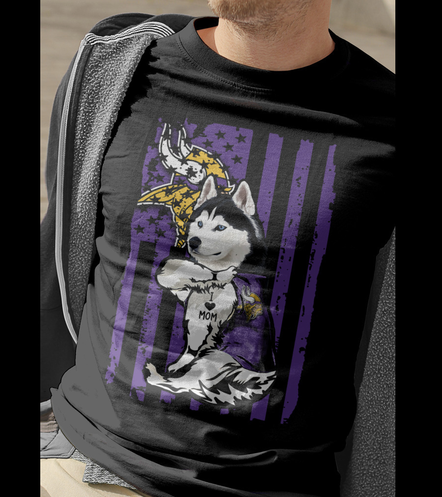 Siberian Husky Vikings Fan Mom Love With Purple Flag And Helmet T-Shirt