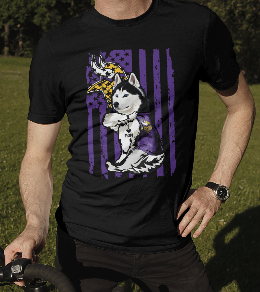 Siberian Husky Vikings Fan Mom Love With Purple Flag And Helmet T-Shirt