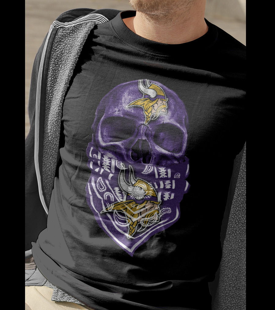 Skull Purple Bandana Minnesota Vikings NFL Football Team T-Shirt