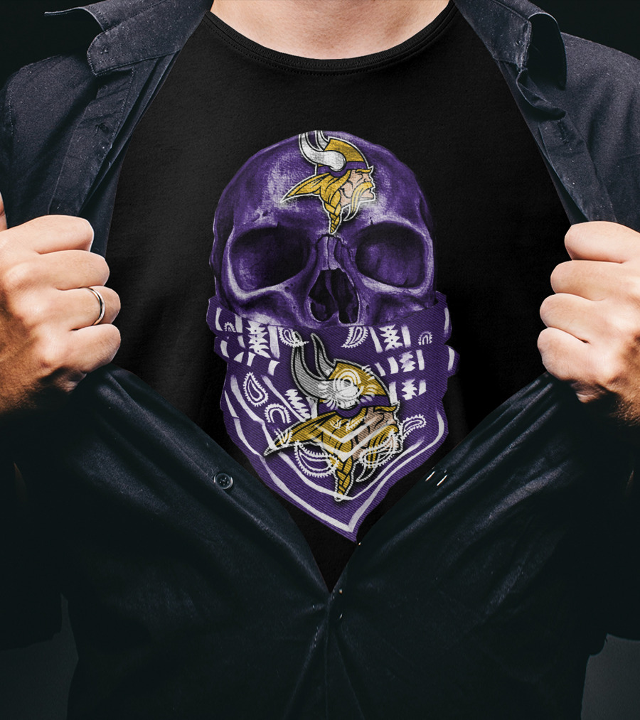 Skull Purple Bandana Minnesota Vikings NFL Football Team T-Shirt