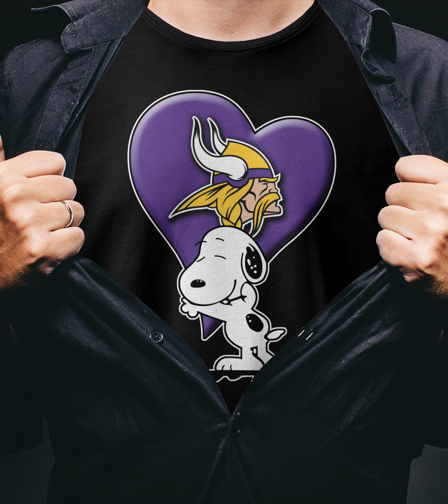 Snoopy Hugging Heart Minnesota Vikings T-Shirt