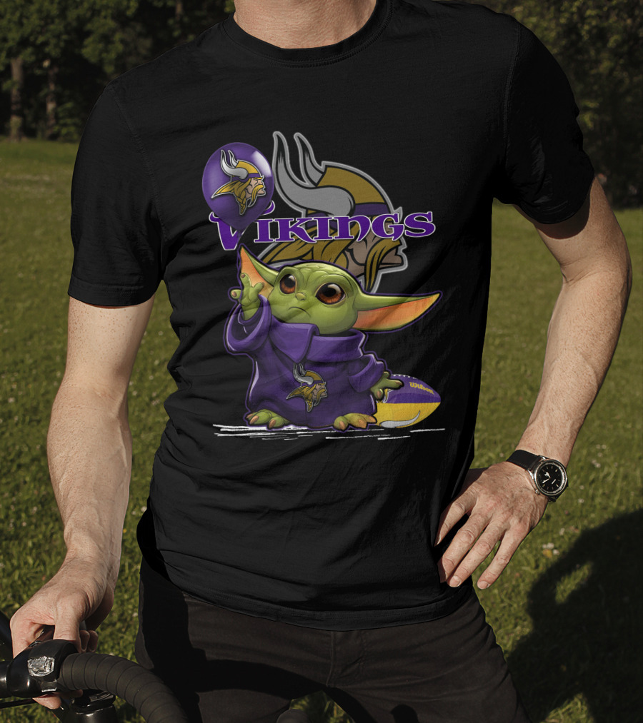 Yoda Holding Minnesota Vikings Football Helmet With Team T-Shirt