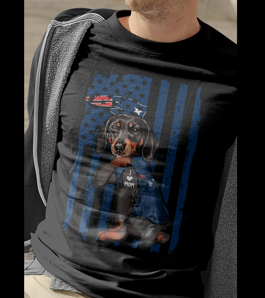 Dachshund New England Patriots I Love Mom T-Shirt