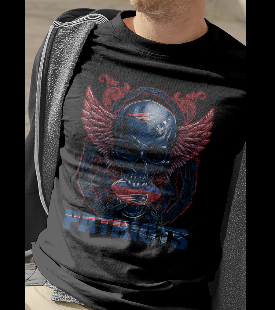 Skullfb New England Patriots Skull With Wings And Chains T-Shirt