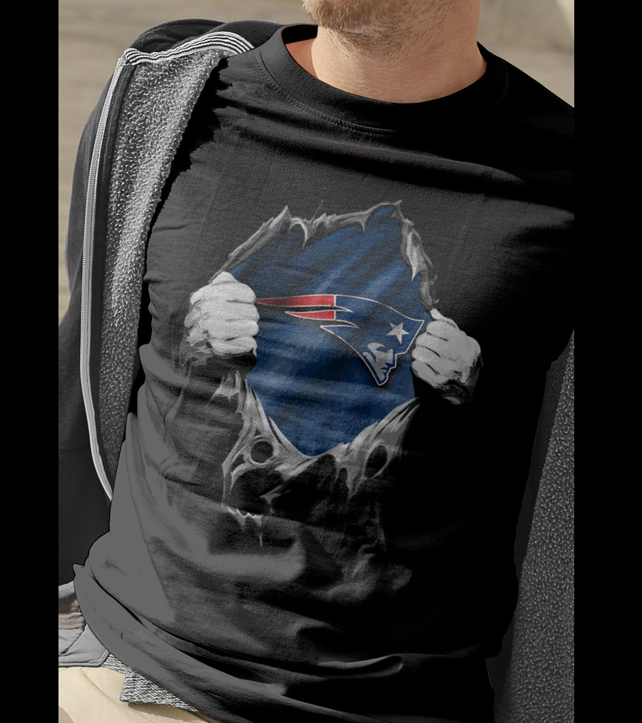 Torn New England Patriots Logo Ripped Effect T-Shirt