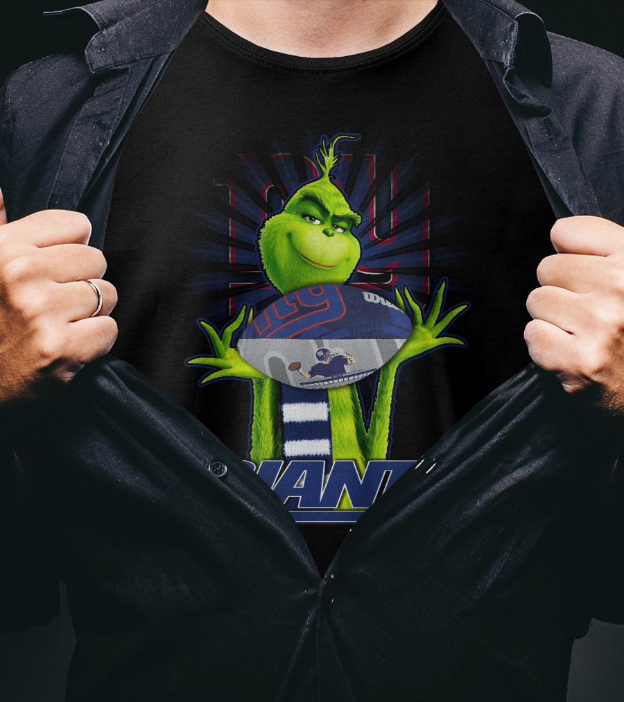Grinch Holding New York Giants Football T-Shirt