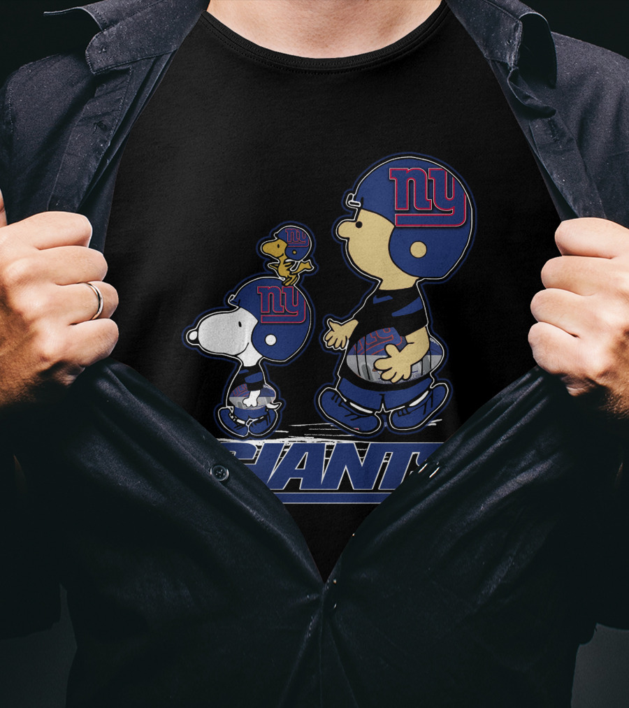 Snpfootball New York Giants Snoopy And Peanuts Characters With Helmets T-Shirt