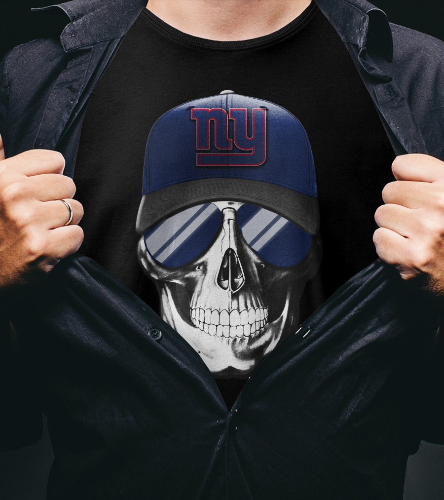 Skull V7 NY Giants Baseball Cap And Sunglasses T-Shirt