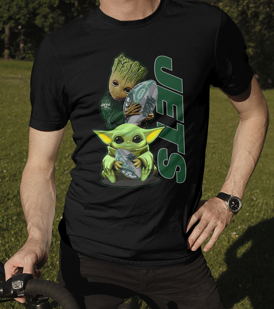 Grzd New York Jets Baby Groot And Baby Yoda With Football T-Shirt