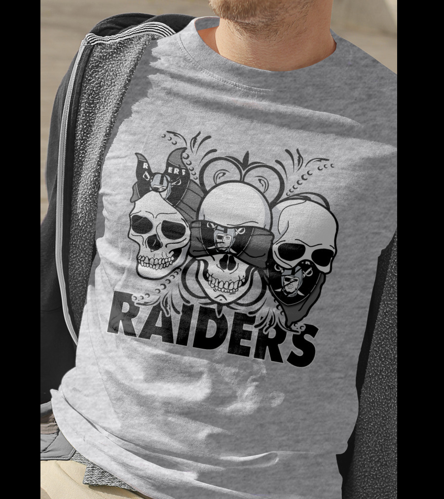 3 Skull Raiders T-Shirt