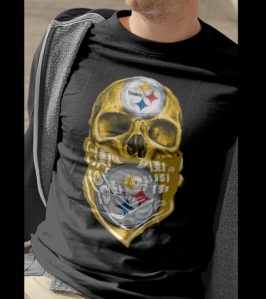Skull V5 Steelers Bandana Logo Football Fan Gear T-Shirt