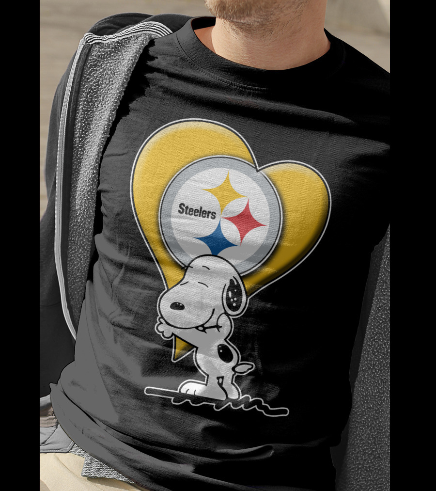 Snoopy Hugging Heart Steelers Logo Pittsburgh Steelers Fan Gear T-Shirt