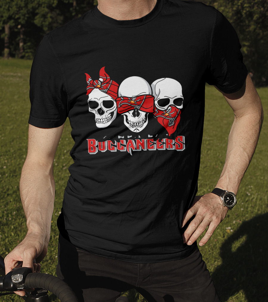 3 Skull NFL Buccaneers T-Shirt