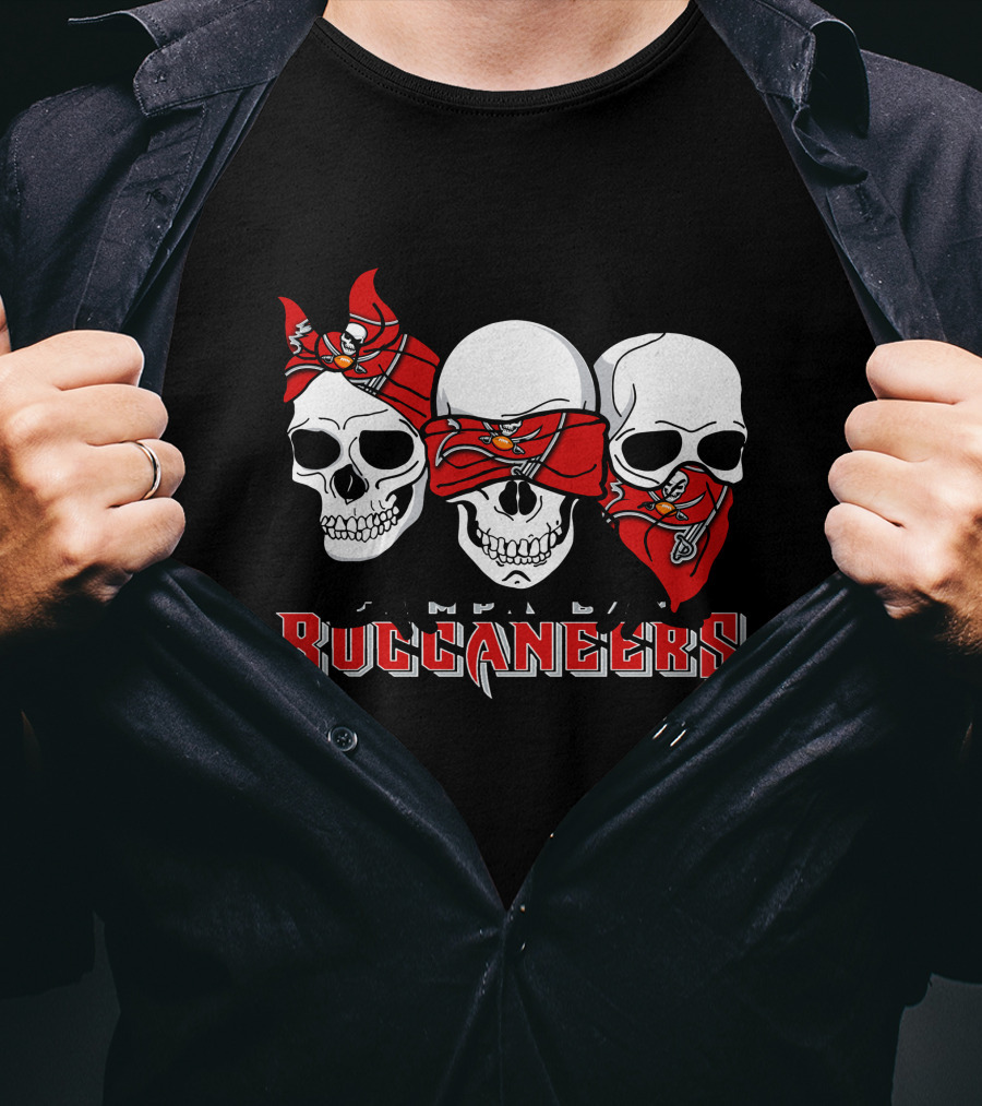 3 Skull NFL Buccaneers T-Shirt