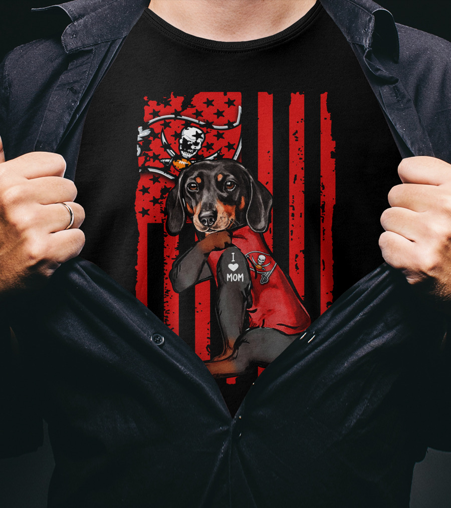Dachshund I Love Mom Tampa Bay Buccaneers T-Shirt