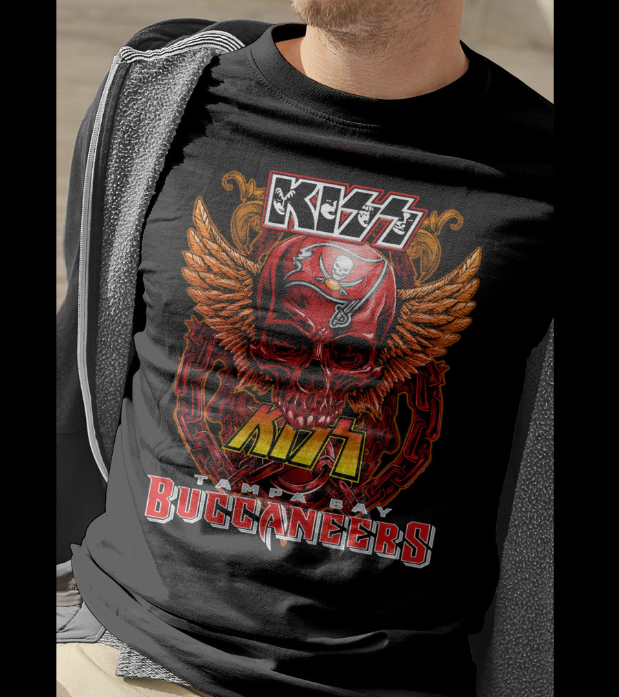 Kiss Tampa Bay Buccaneers Skull With Wings T-Shirt