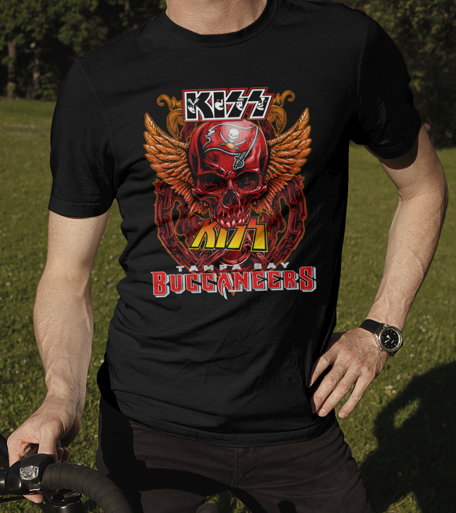 Kiss Tampa Bay Buccaneers Skull With Wings T-Shirt