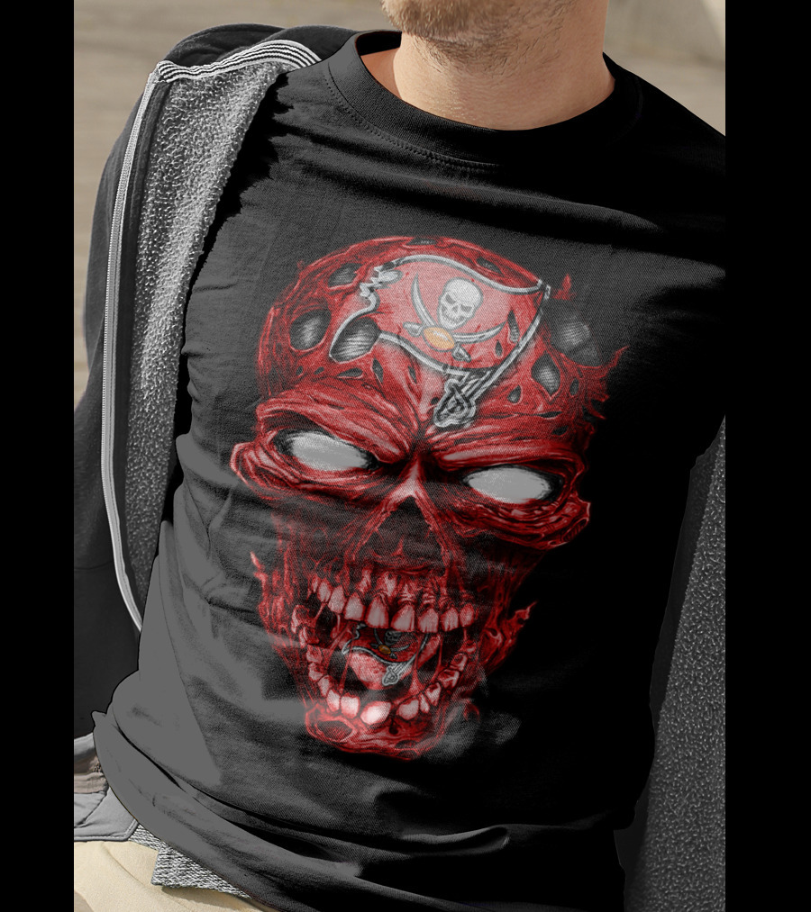 Skull V2 Tampa Bay Buccaneers Logo Red Skull T-Shirt