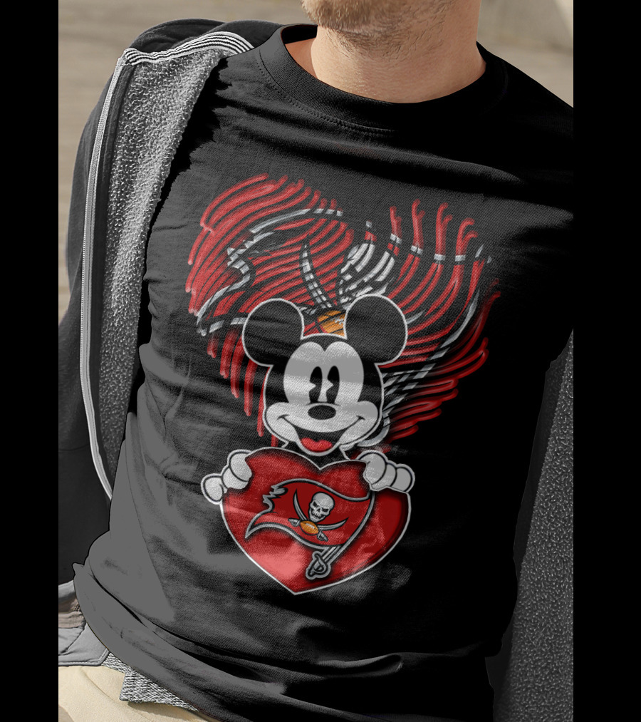 Mick Mouse Heart Tampa Bay Buccaneers T-Shirt