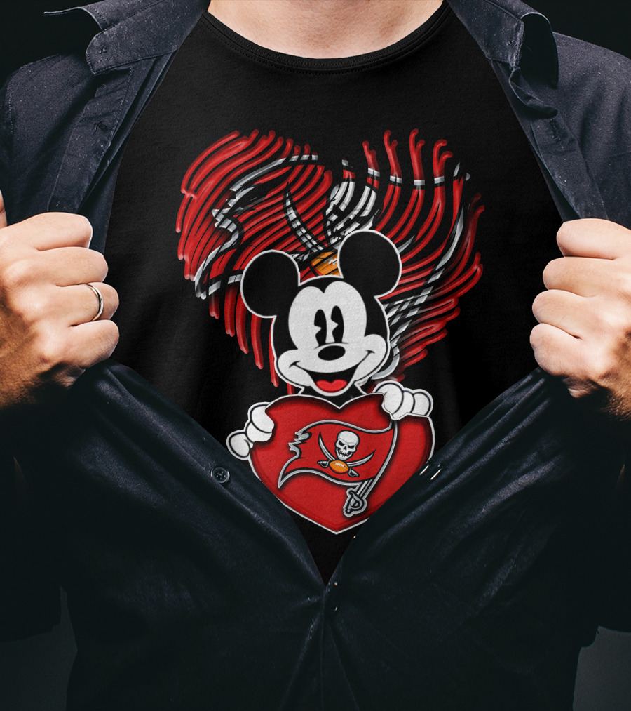 Mick Mouse Heart Tampa Bay Buccaneers T-Shirt