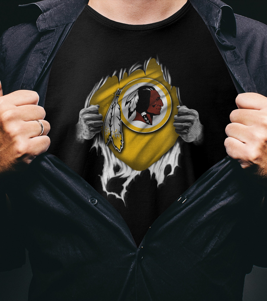 Torn V1 Washington Redskins Feather T-Shirt