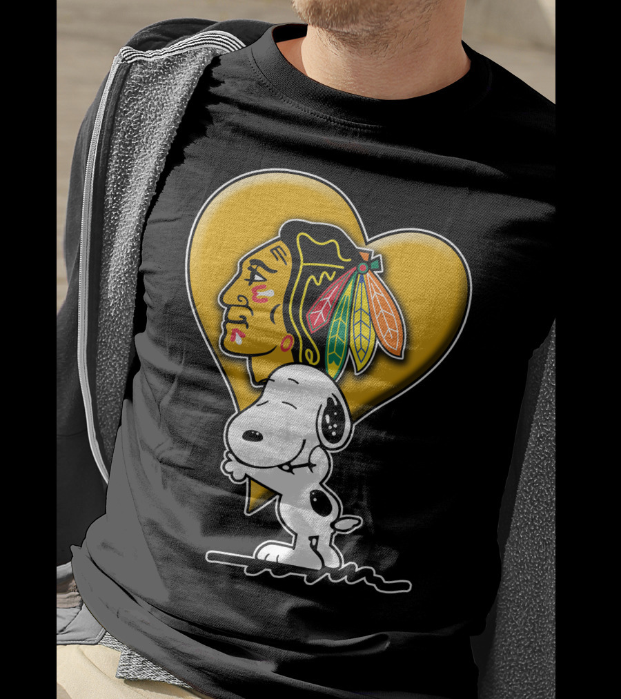 Snoopy Hugging Chicago Blackhawks Heart T-Shirt