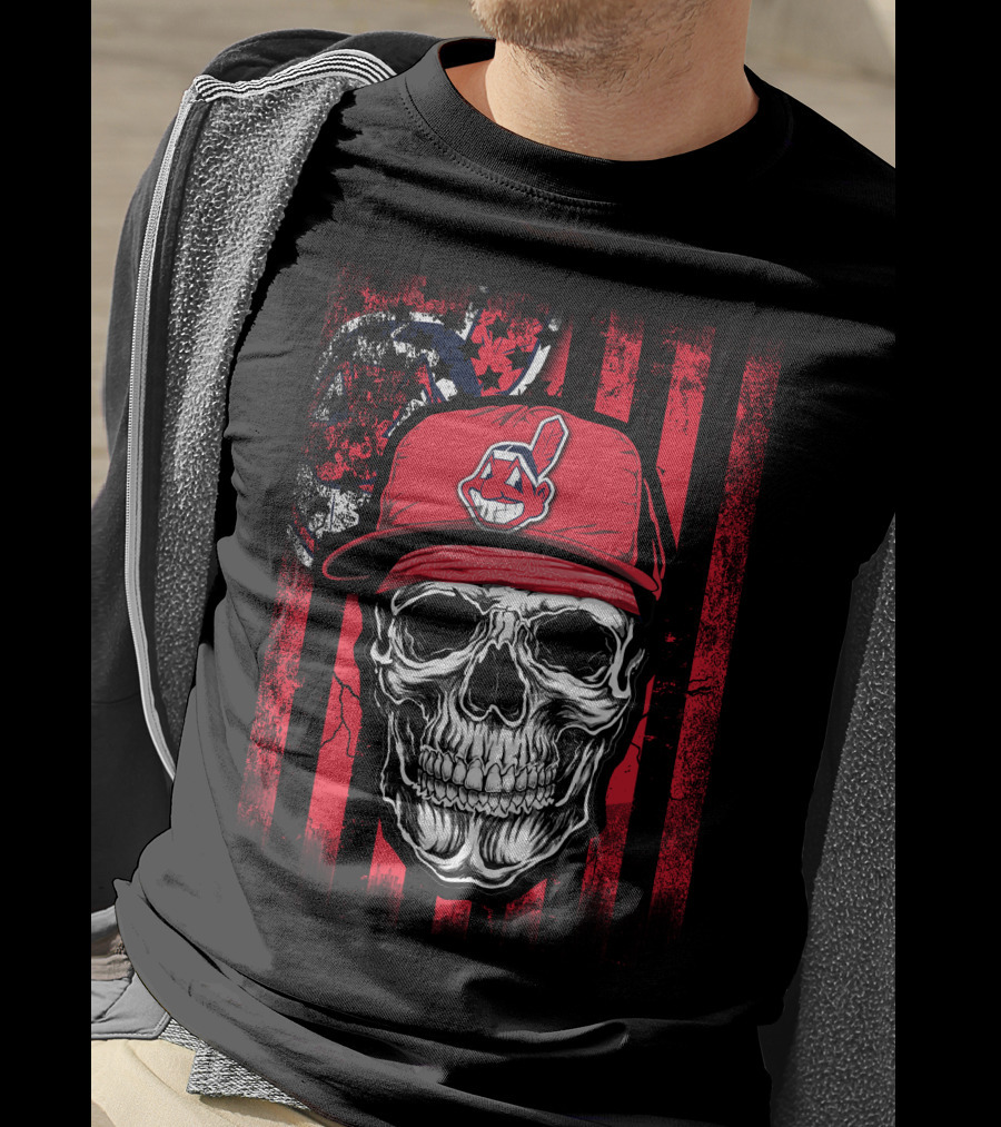 Cleveland Indians Skull With Red Cap And Grunge Stripes T-Shirt