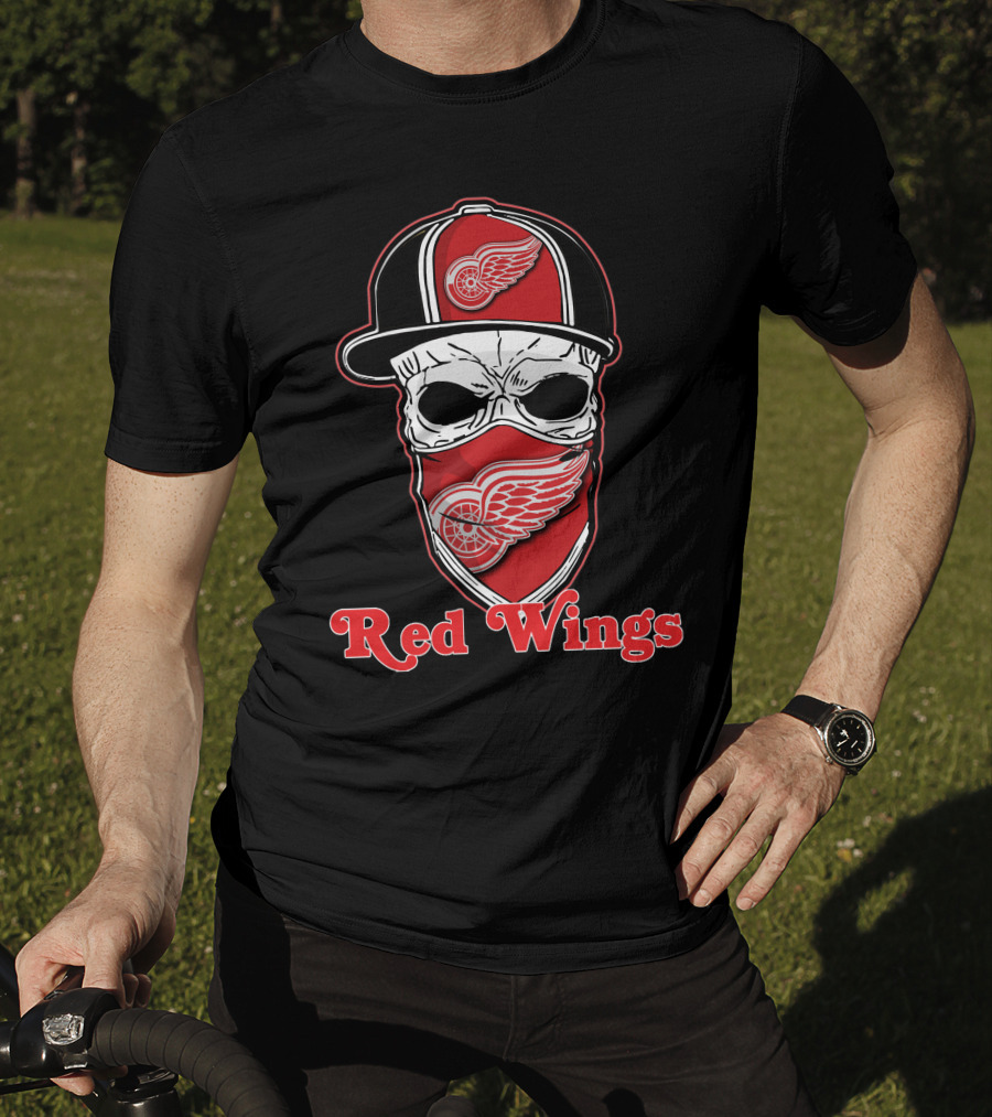 Detroit Red Wings Skull Hat Iconic Wings T-Shirt