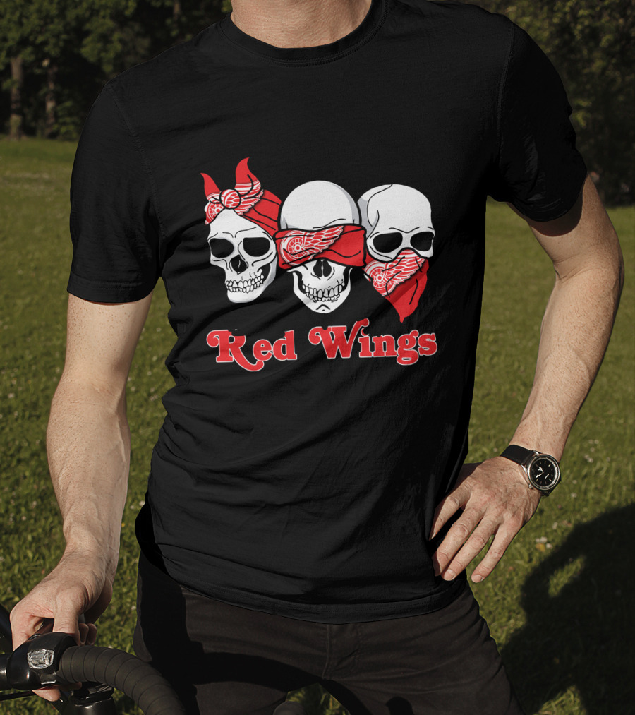 Red Wings Three Skulls Bandanas T-Shirt