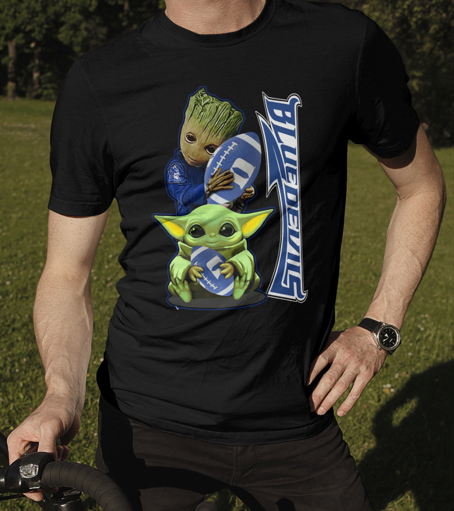 Grzd Duke Blue Devils Groot And Baby Yoda Holding Football T-Shirt