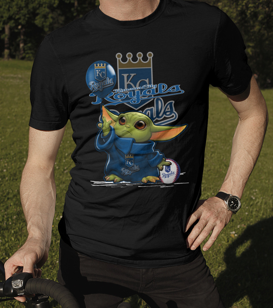 Yoda Kansas City Royals Holding KC Ball And Balloon T-Shirt