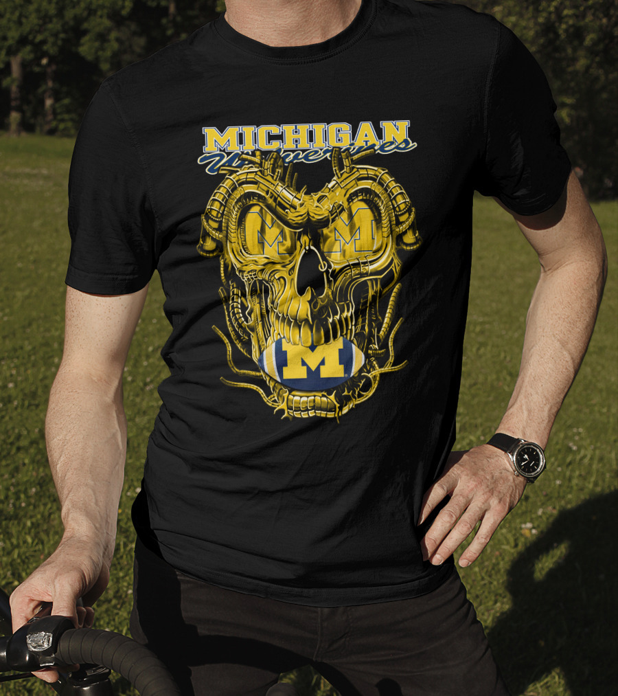 Dragonskull Michigan Wolverines M Football Skull T-Shirt