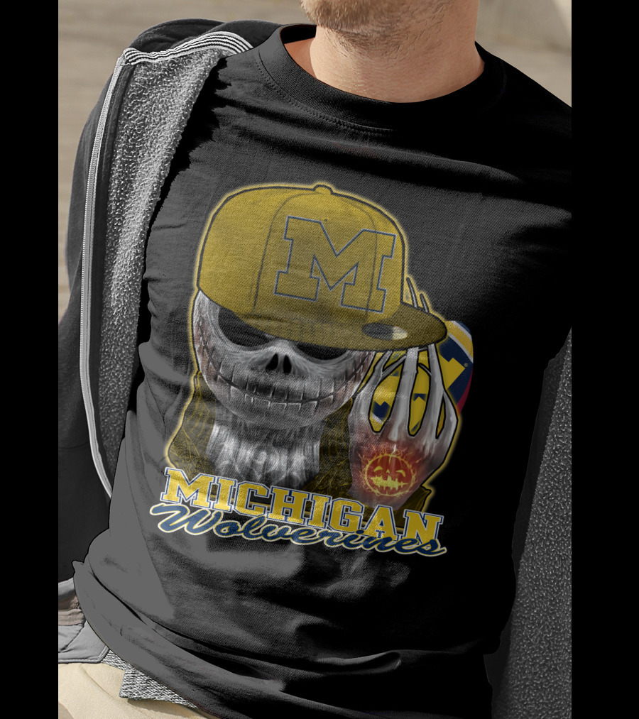 Jackskull Michigan Wolverines Halloween Skull With Wolverine Colors And Cap T-Shirt