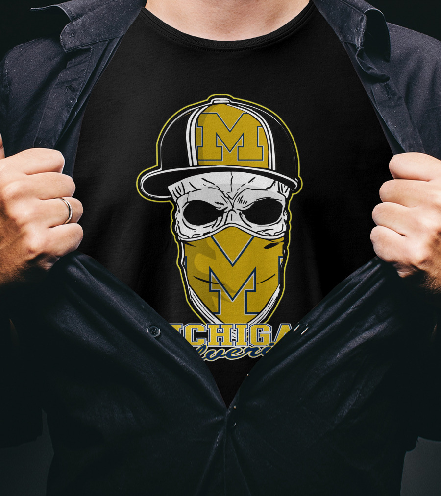 Michigan Wolverines Skull Hat M T-Shirt