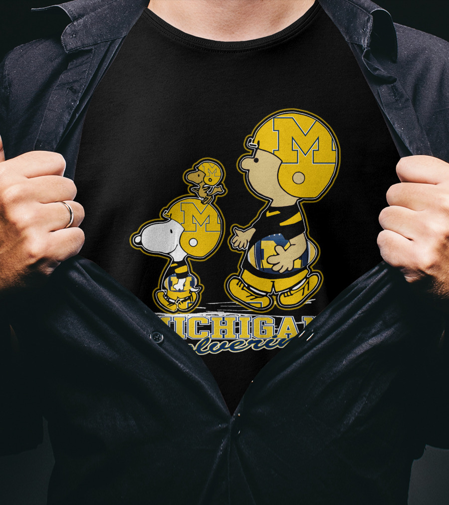 Snpfootball Michigan Wolverines Peanuts Characters Charlie Brown Snoopy Woodstock T-Shirt