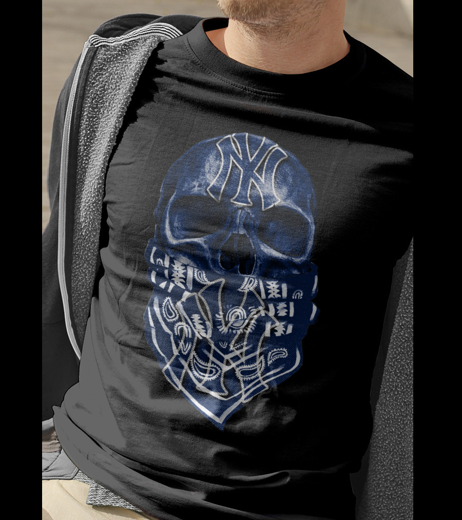 Skull With Bandana New York Yankees T-Shirt
