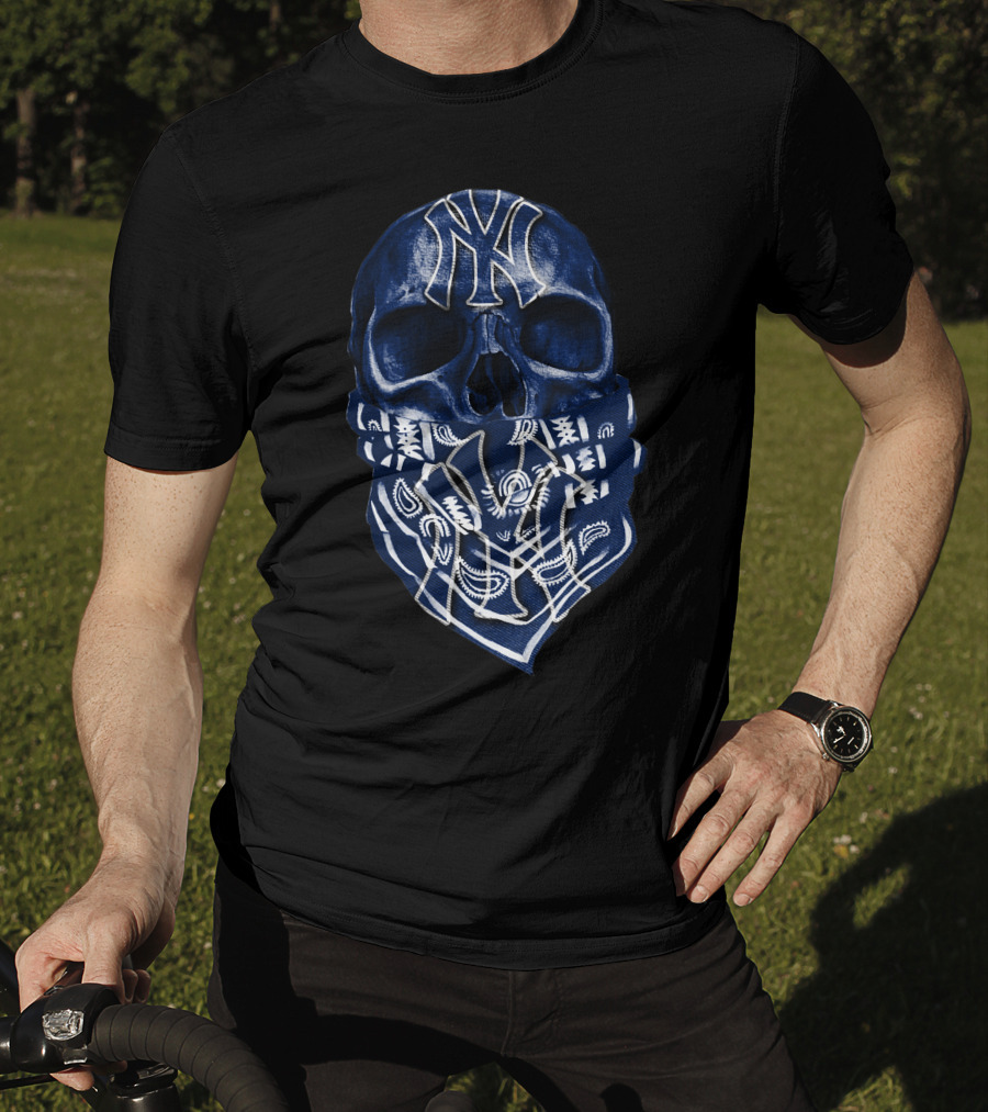 Skull With Bandana New York Yankees T-Shirt