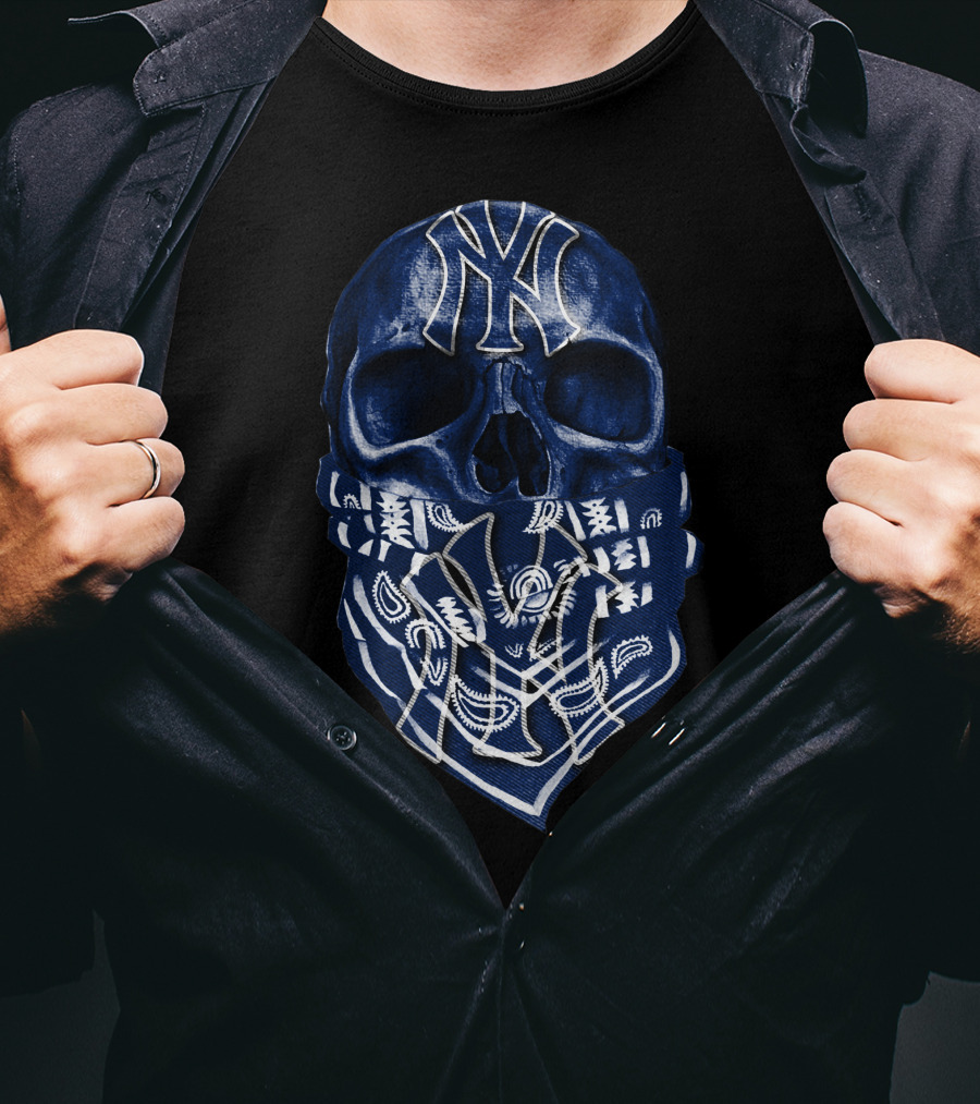 Skull With Bandana New York Yankees T-Shirt
