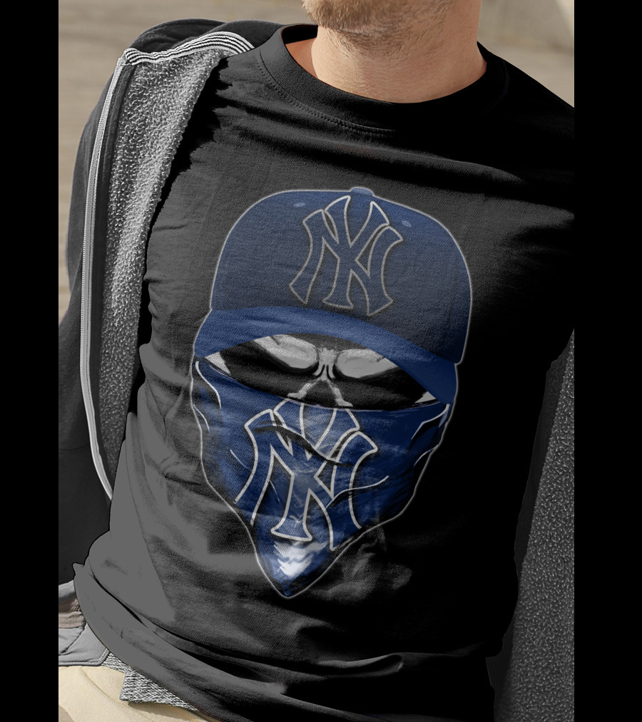 New York Yankees Skull Bandana And Hat T-Shirt