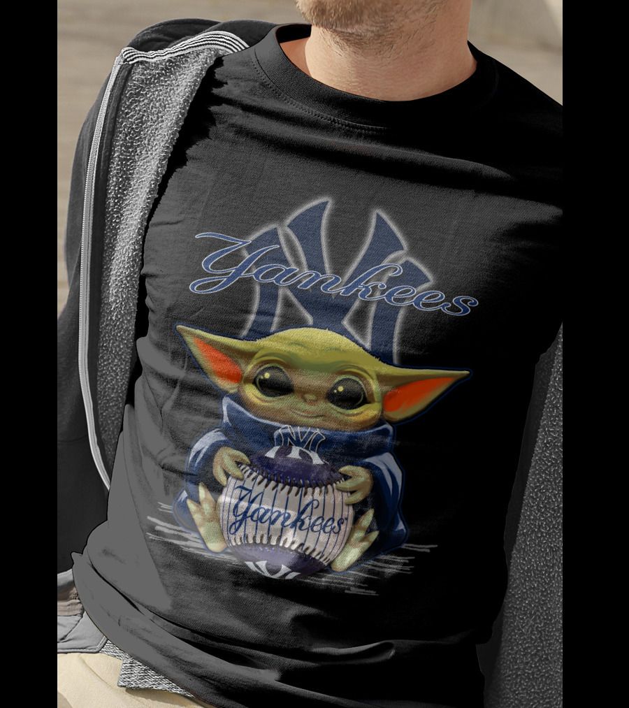 Yankees Baby Yoda Holding New York Yankees Baseball T-Shirt
