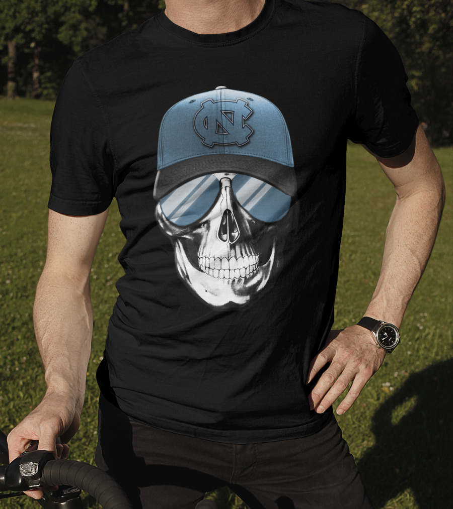 North Carolina Tar Heels Skull Wearing Logo Cap T-Shirt