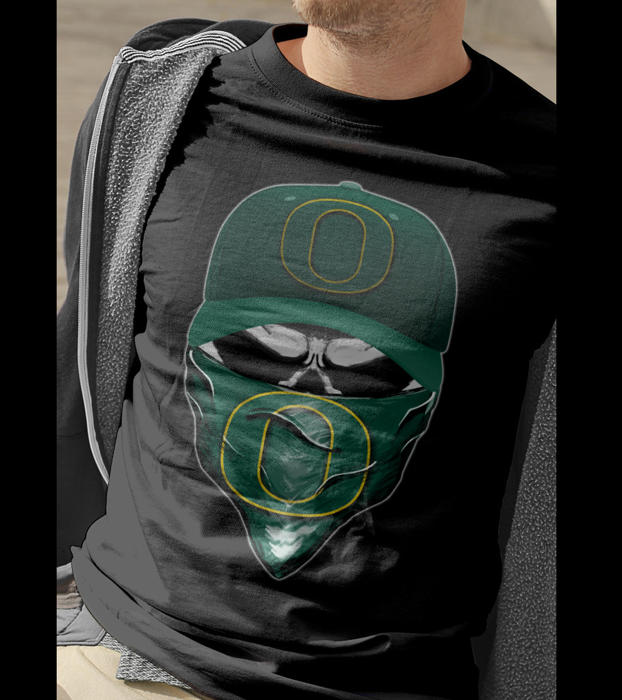 Skull Oregon Ducks Hat And Bandana T-Shirt