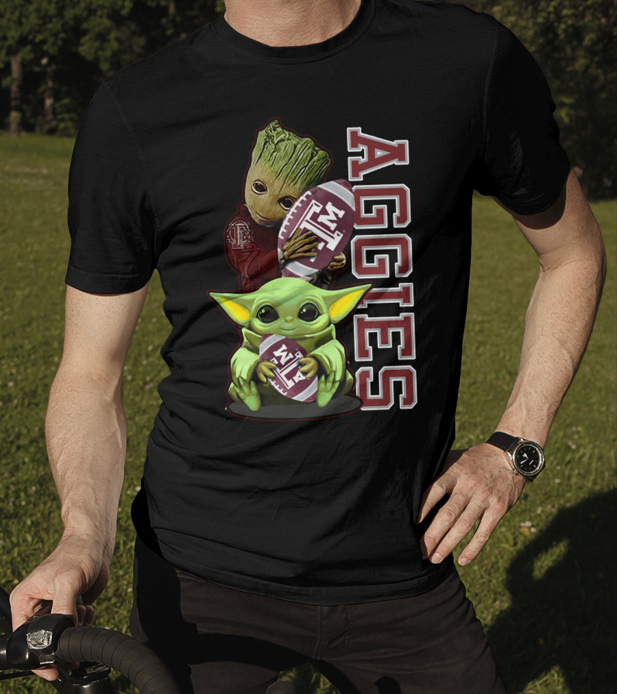 Grzd Texas A&M Aggies Groot And Baby Yoda Holding Football T-Shirt