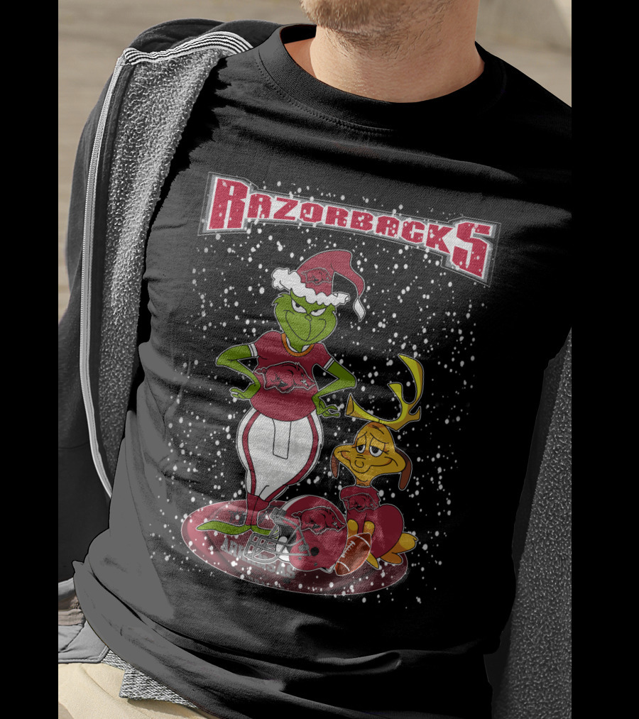 Grinchxmas Arkansas Razorbacks Snowy Holiday Scene T-Shirt