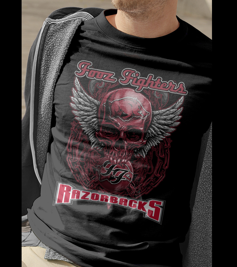 Fooz Fighters Arkansas Razorbacks Skull With Wings And Chains T-Shirt