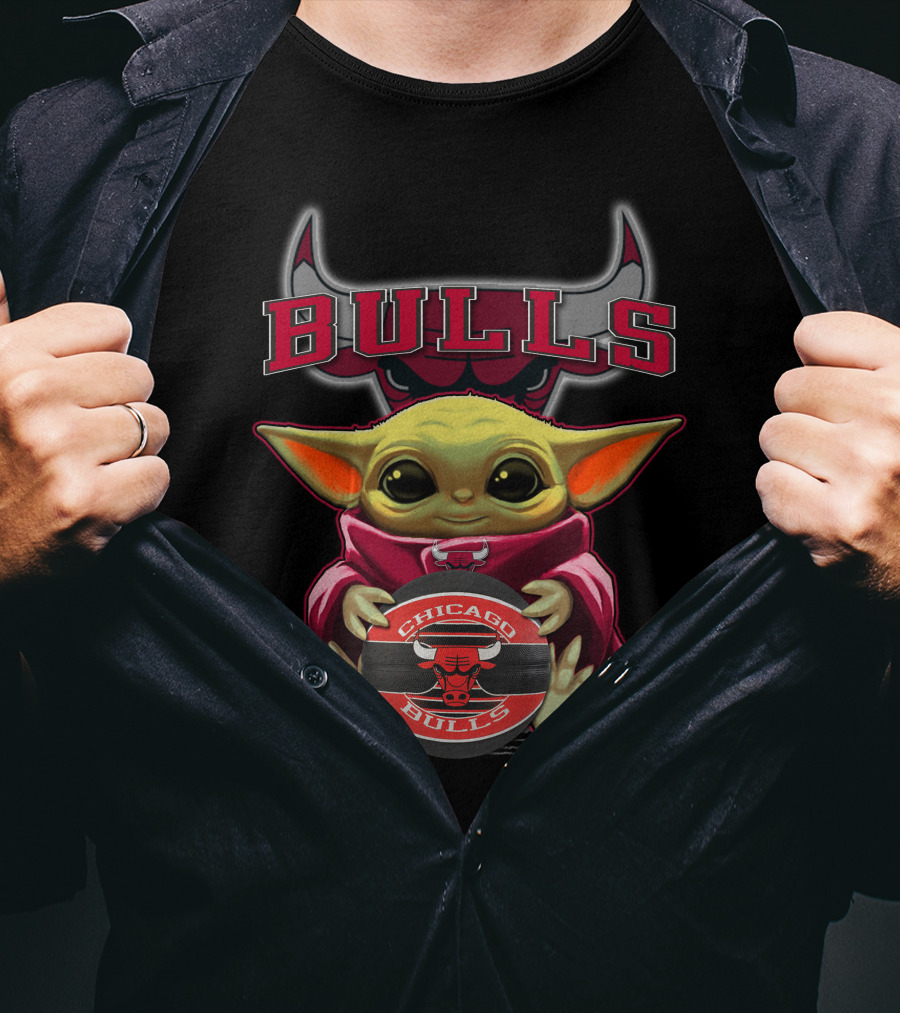 Yoda Chicago Bulls Baby Holding Basketball With Bulls T-Shirt