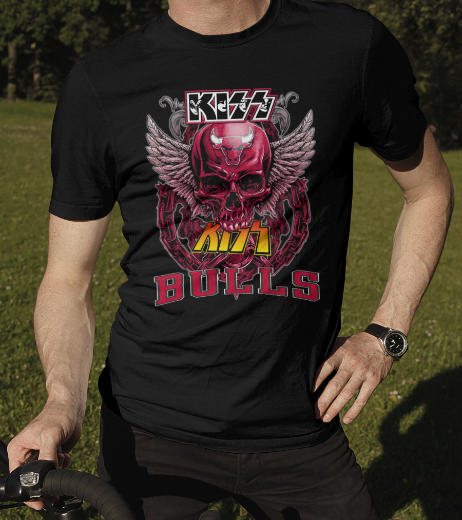 Kiss Chicago Bulls Skull Wings Chain T-Shirt