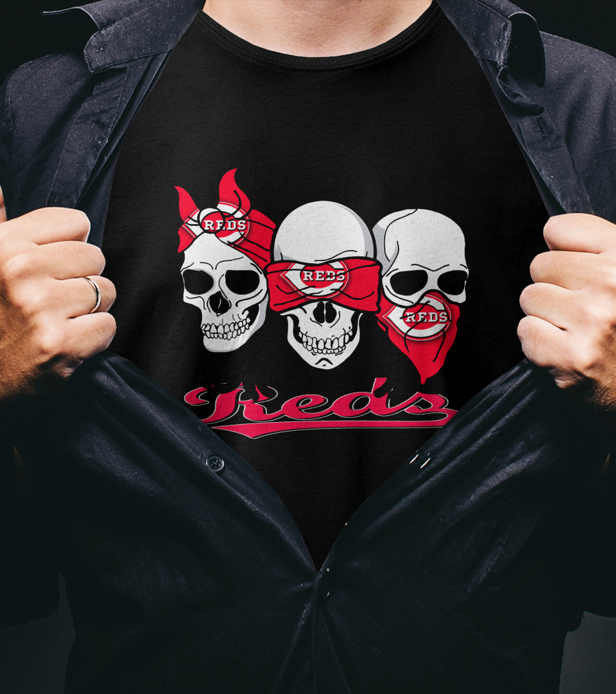 3 Skull Reds Bandana Cincinnati T-Shirt