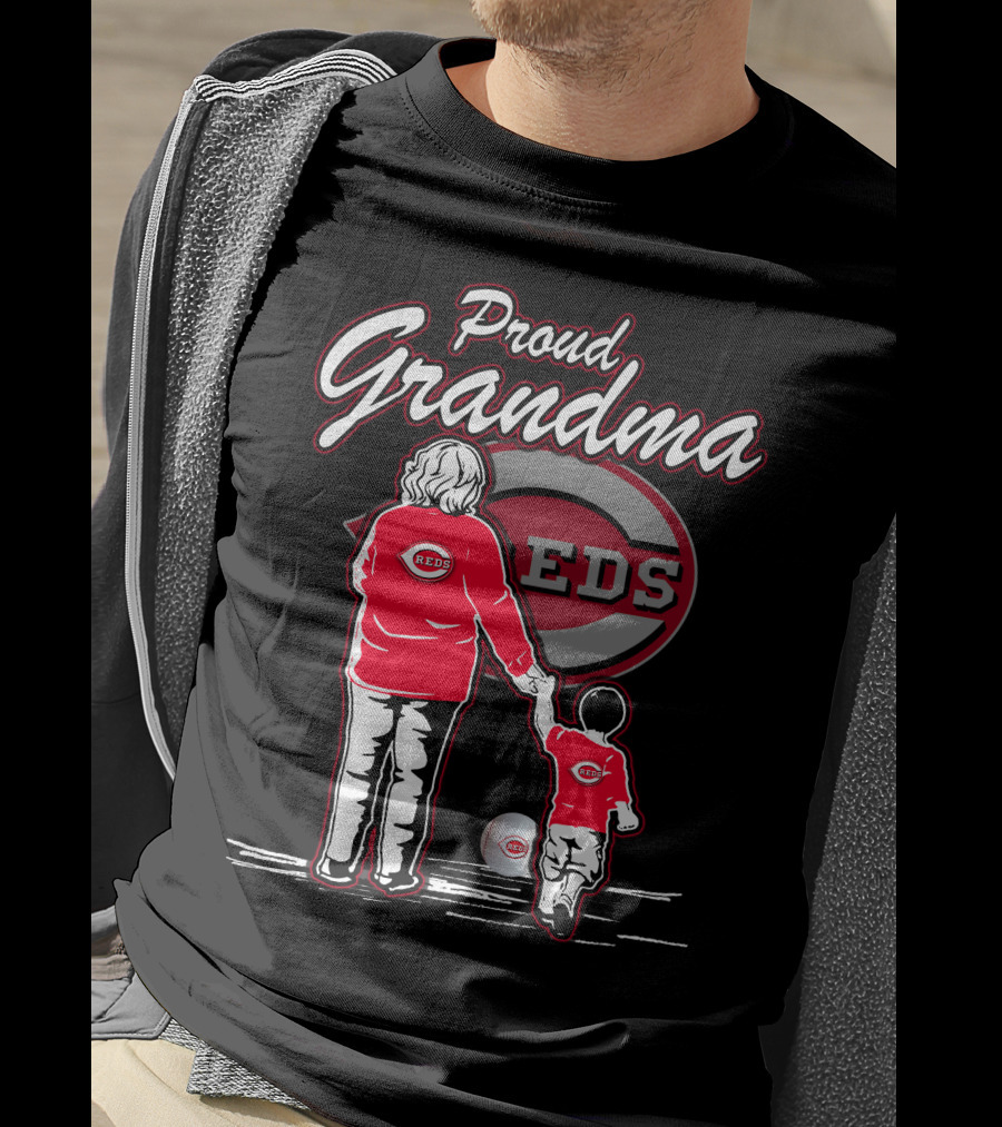 Proud Grandma Cincinnati Reds Family Baseball Fans T-Shirt